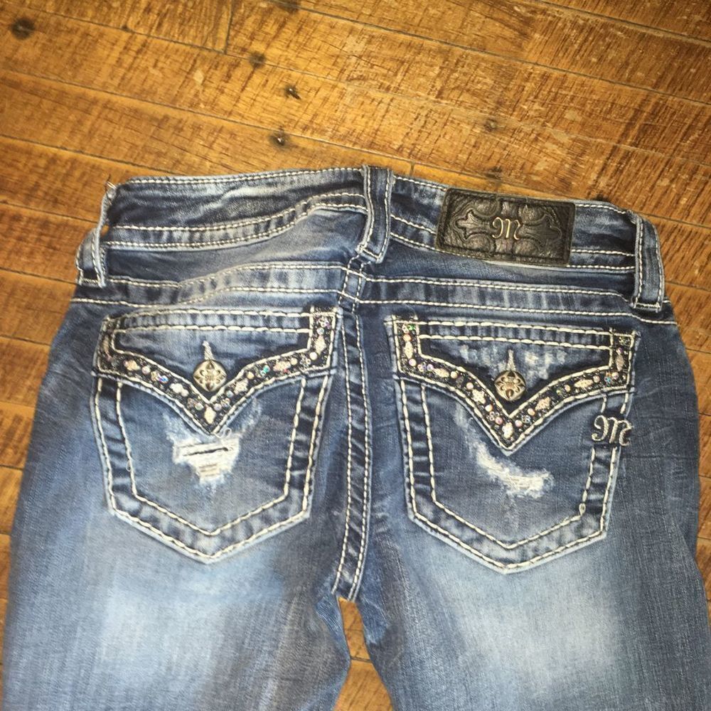 Miss Me fantasy border bling size 25 signature boot cut jeans